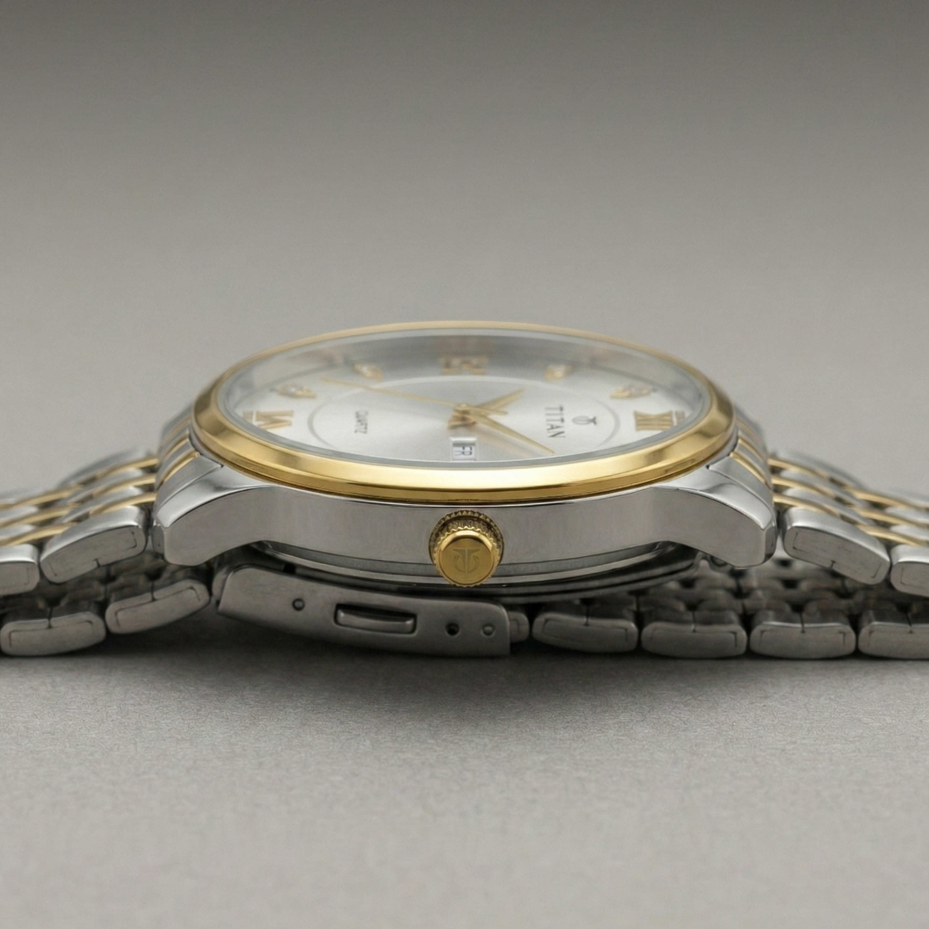 Titan Aurum Classic